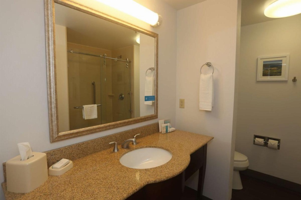 King Room with Water View - Non-Smoking